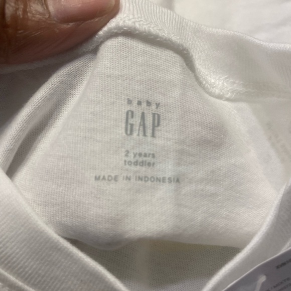 Kids Gap Pride Logo T-Shirt. 
2t 2 years toddler 
Nwt - Picture 4 of 4